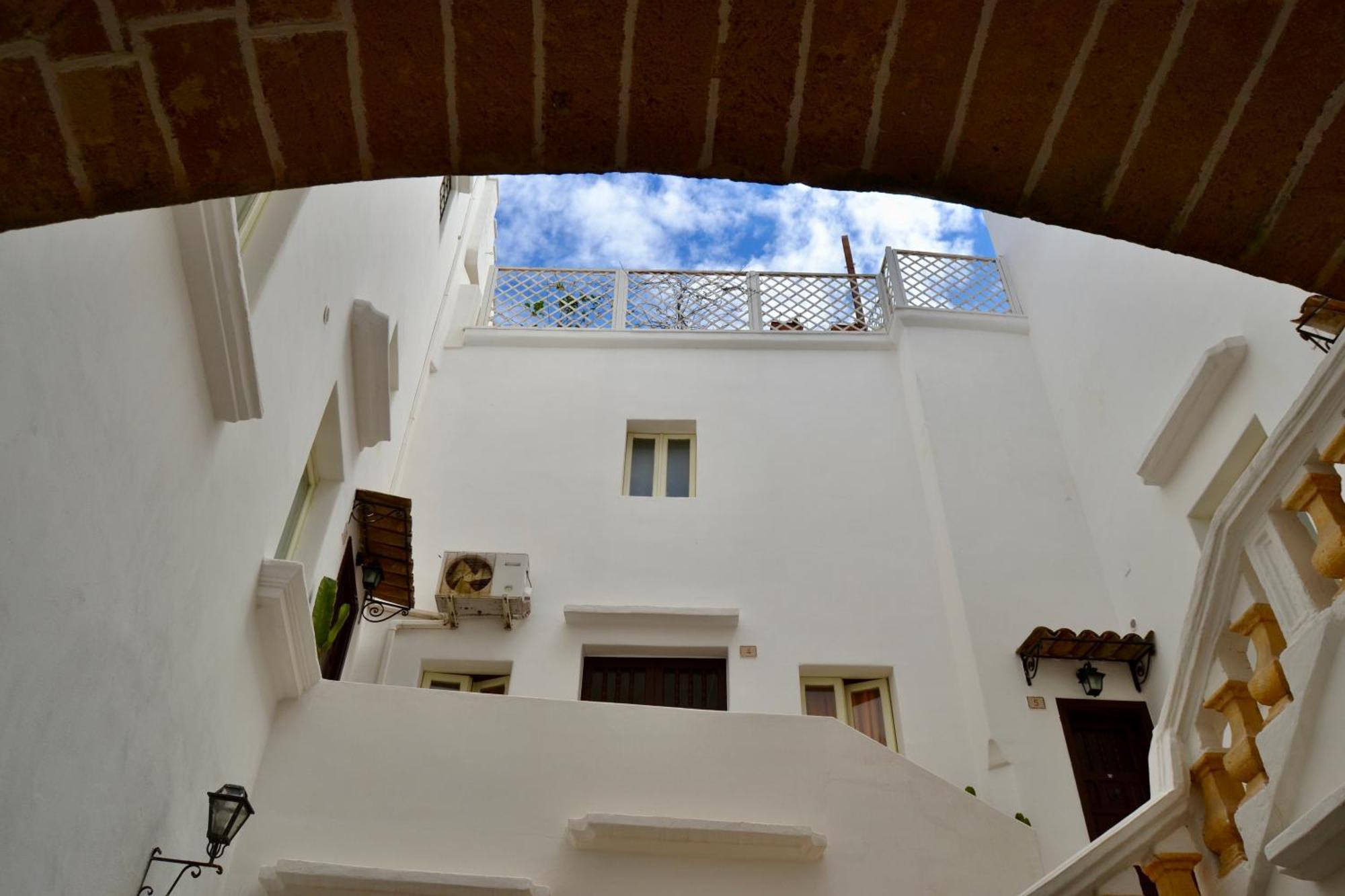 Kallistos Suites & Apartments Gallipoli Extérieur photo